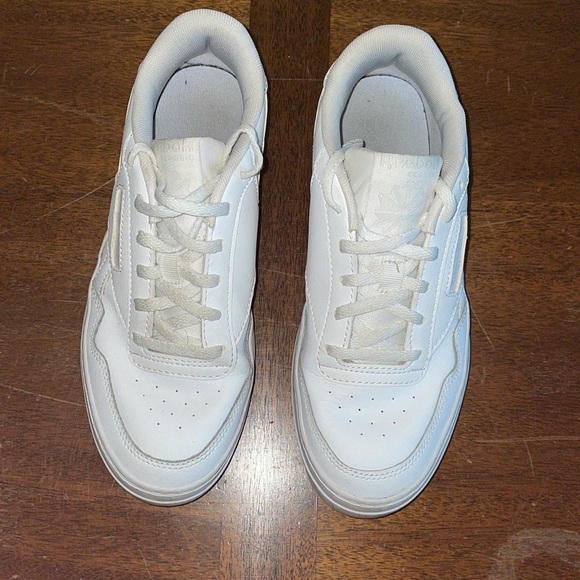 Reebok Tennis Shoes - Picture 2 of 9